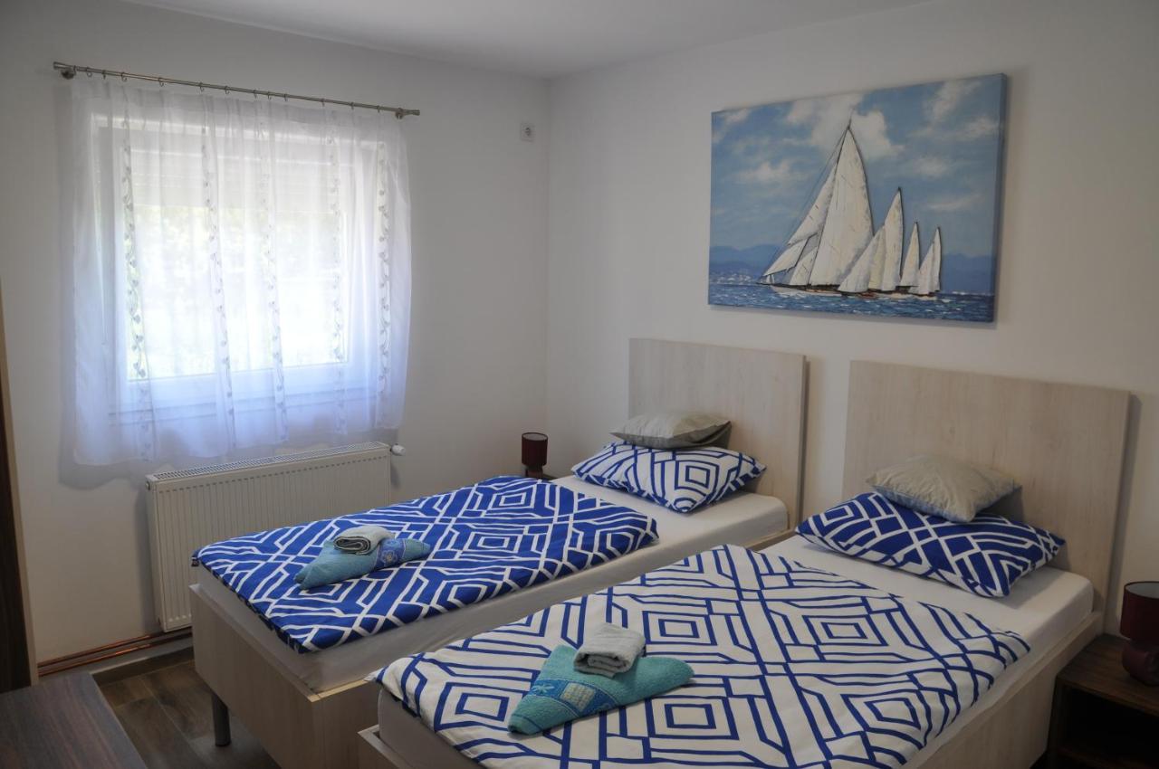 Apartmani Ana Vukovar Exterior foto