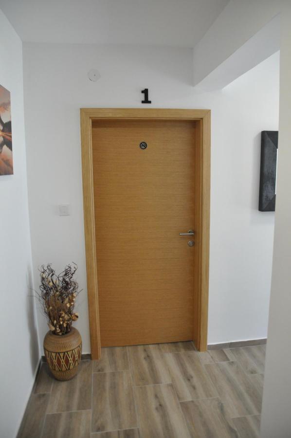 Apartmani Ana Vukovar Exterior foto