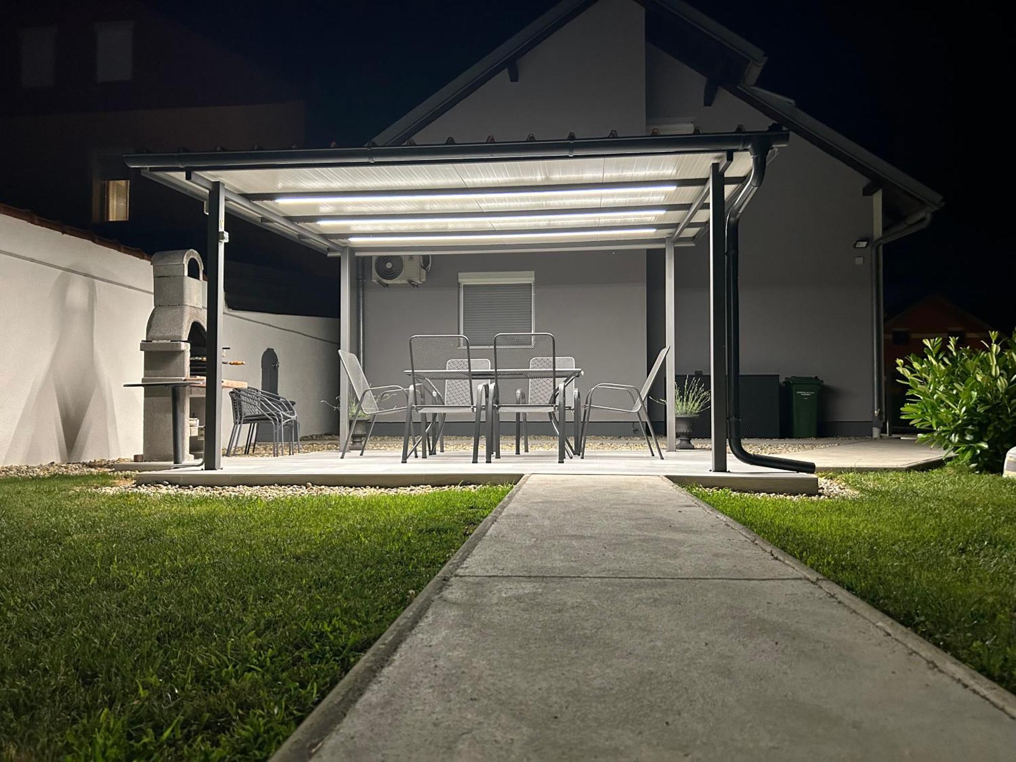 Apartmani Ana Vukovar Exterior foto
